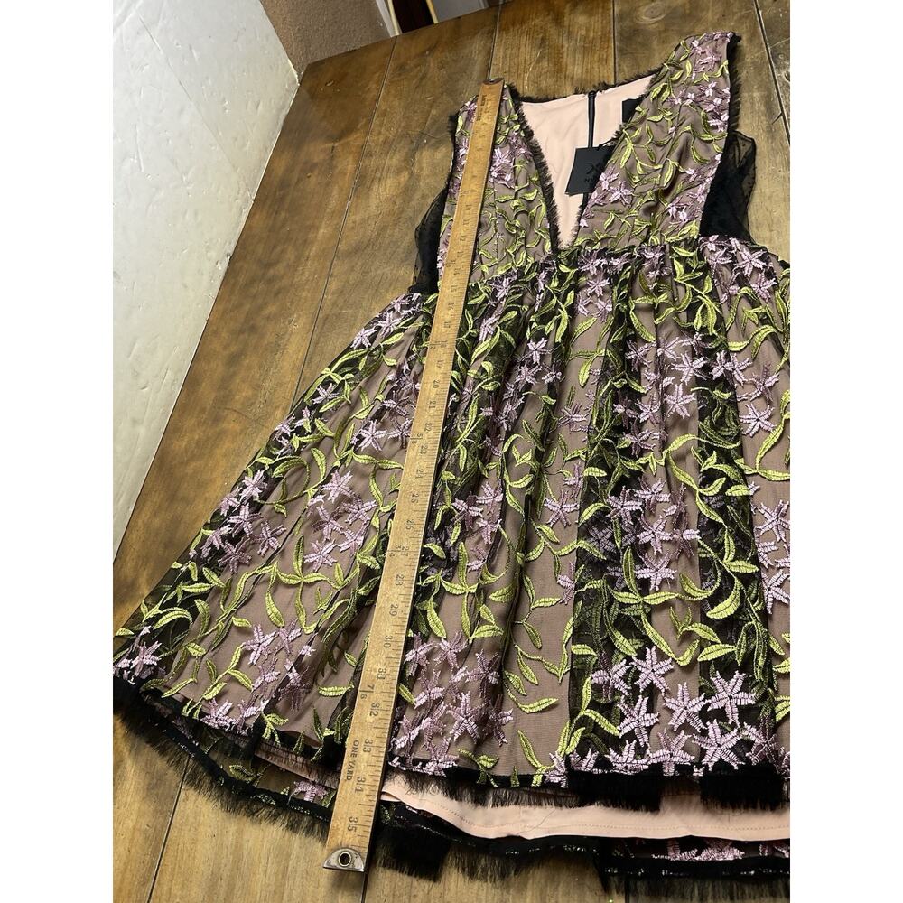 Revolve NBD Mini-A-Line Dress Floral Embroidered Deep V-neck Cocktail Size 12 - Picture 7 of 12